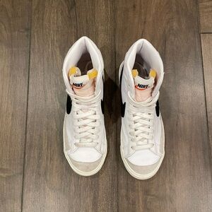 Nike Blazer Mid Shoes